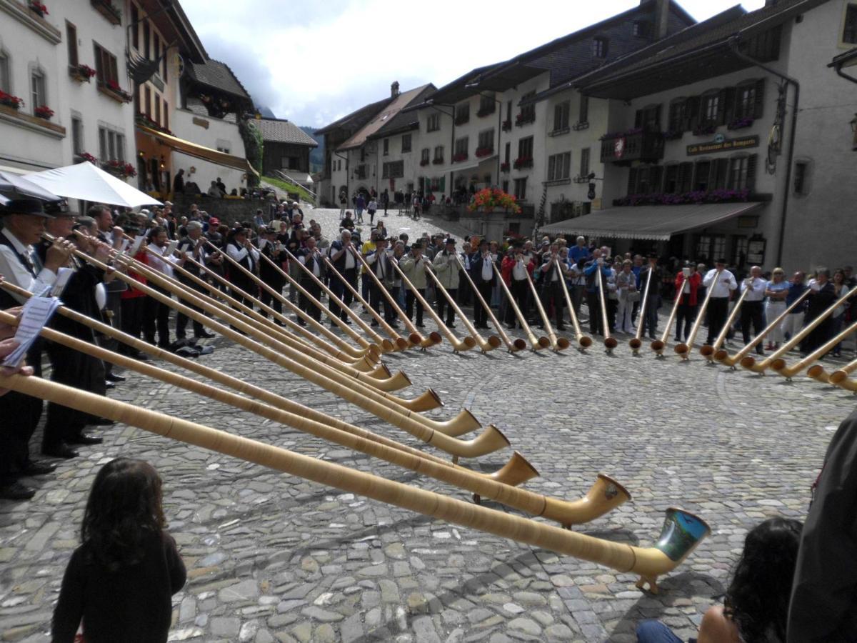 Au soleil de Gruyères chez Chantal Extérieur photo